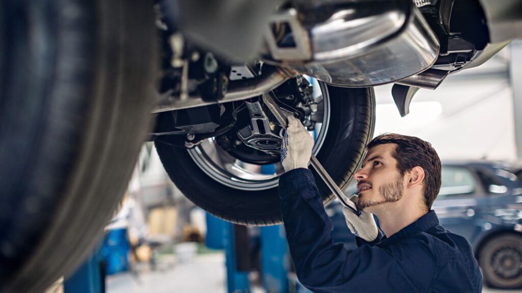 Dealer Vs Independent Mechanic: Which One Actually Saves You More Money?