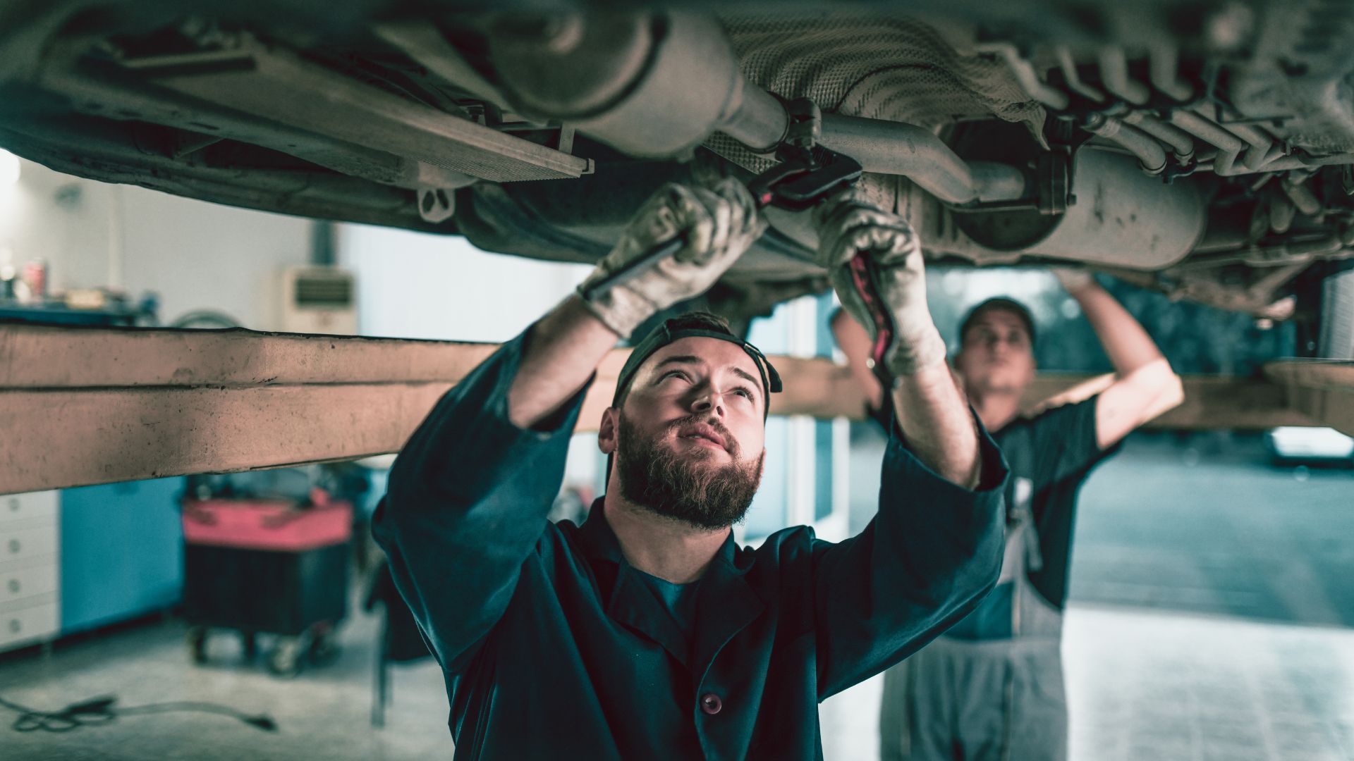 7 Signs of an Exhaust Leak You Shouldn't Ignore