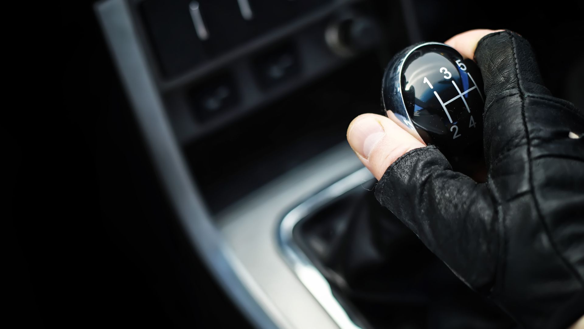 7 Symptoms of a Slipping Transmission You Shouldn't Ignore